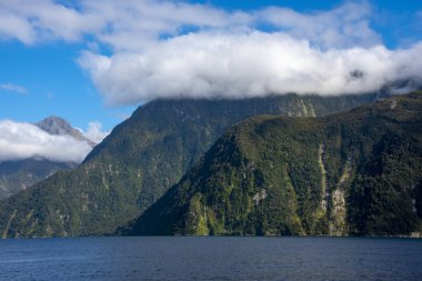 Milford ses - Yeni Zelanda