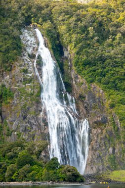 Bowen Falls, Milford Sound - Yeni Zelanda