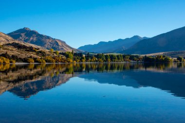 Wanaka Gölü 'ndeki Glendhu Körfezi - Yeni Zelanda