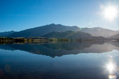 Wanaka Gölü 'ndeki Glendhu Körfezi - Yeni Zelanda