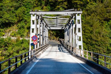 Haast 'ın Kapıları - Yeni Zelanda