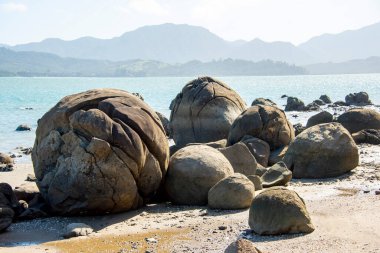 Kuzeydeki Koutu Kayaları - Yeni Zelanda
