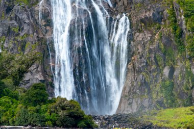 Bowen Falls, Milford Sound - Yeni Zelanda