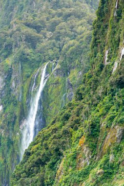 Stirling Falls Milford ses - Yeni Zelanda