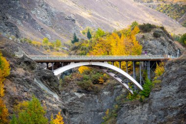 Kawarau Nehri üzerindeki 94. eyalet köprüsü - Yeni Zelanda