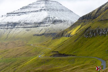 Eysturoy 'daki Dağ Yolu - Faroe Adaları
