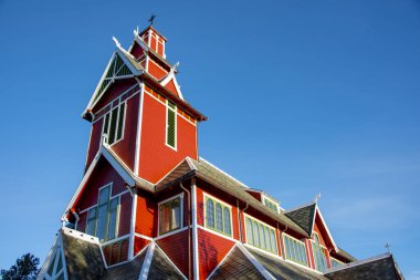 Mezarlık 'taki Buksnes Kilisesi - Norveç