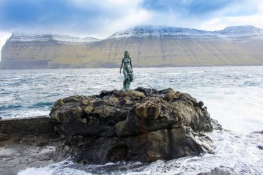 Mikladalur Köyü - Faroe Adaları 'ndaki Seal Wife Heykeli