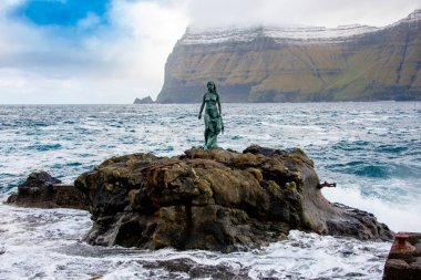 Mikladalur Köyü - Faroe Adaları 'ndaki Seal Wife Heykeli