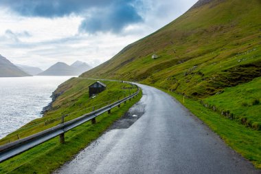Kalsoy Adası - Faroe Adaları 'ndaki Tek şeritli yol