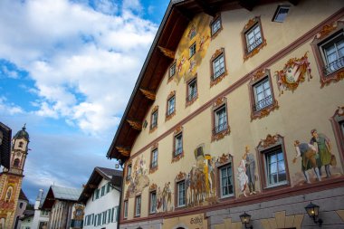 Bavyera 'da Mittenwald kasabası - Almanya