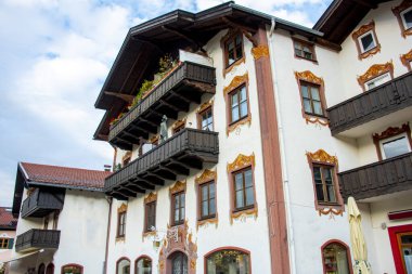 Bavyera 'da Mittenwald kasabası - Almanya