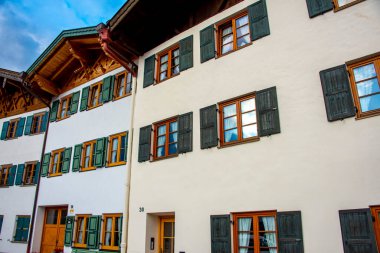 Bavyera 'da Mittenwald kasabası - Almanya