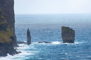 Risin ve Kellingin Deniz Yığınları - Faroe Adaları