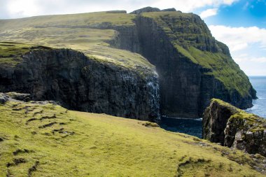 Asmundarstakkur Basalt Deniz Kayalıkları - Faroe Adaları