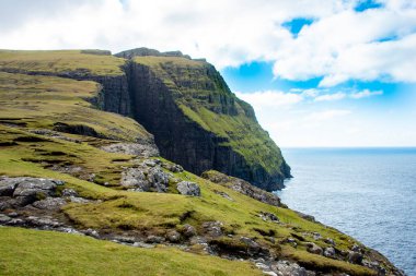 Asmundarstakkur Basalt Deniz Kayalıkları - Faroe Adaları
