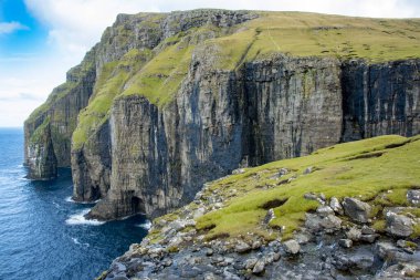 Asmundarstakkur Basalt Deniz Kayalıkları - Faroe Adaları