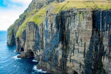 Asmundarstakkur Basalt Deniz Kayalıkları - Faroe Adaları