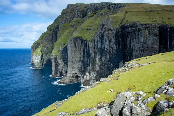 Asmundarstakkur Basalt Deniz Kayalıkları - Faroe Adaları