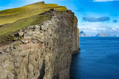 Köle Uçurumu (Traelanipa) - Faroe Adaları