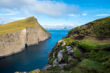 Köle Uçurumu (Traelanipa) - Faroe Adaları