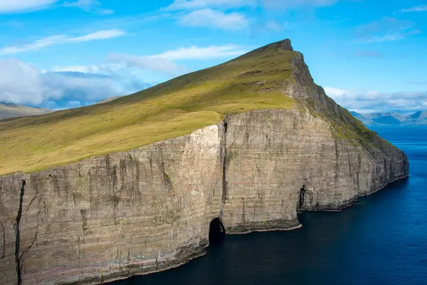 Köle Uçurumu (Traelanipa) - Faroe Adaları