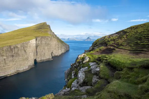 Köle Uçurumu (Traelanipa) - Faroe Adaları