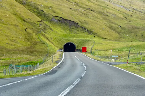 Sumba Yolu Tüneli - Faroe Adaları