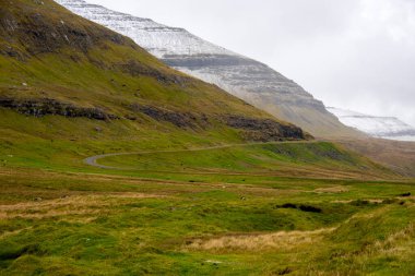 Slaettaratindur Dağı - Faroe Adaları