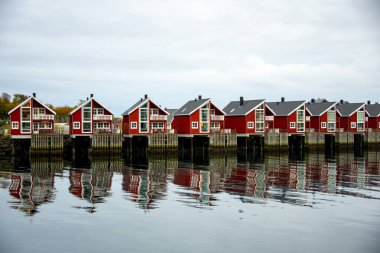 Svolvaer 'deki Rorbu Kulübeleri - Lofoten - Norveç