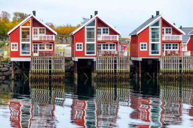 Svolvaer 'deki Rorbu Kulübeleri - Lofoten - Norveç
