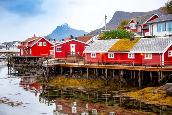 Svolvaer 'deki Rorbu Kulübeleri - Lofoten - Norveç