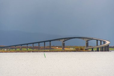 Stokmarknes 'teki Hadsel Köprüsü - Norveç