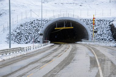 Kuzey Norveç 'teki Kvaenangsfjell Tüneli