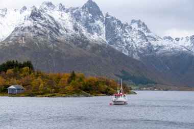 Vestpolen 'deki Tofttjonna Gölü - Norveç