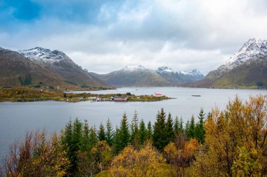 Vestpolen 'deki Tofttjonna Gölü - Norveç
