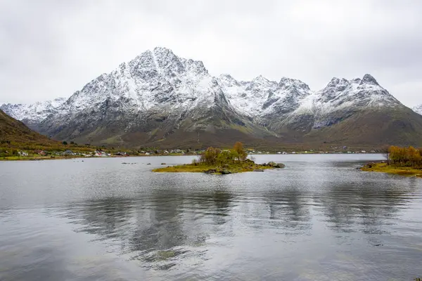 Vestpolen 'deki Tofttjonna Gölü - Norveç