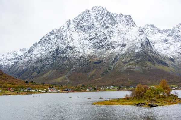 Vestpolen 'deki Tofttjonna Gölü - Norveç