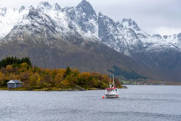 Vestpolen 'deki Tofttjonna Gölü - Norveç