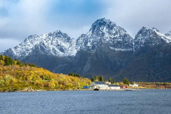Vestpolen 'deki Tofttjonna Gölü - Norveç