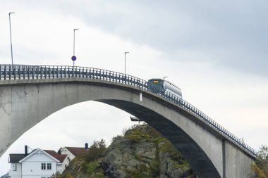 Henningsvaer Köprüsü, Lofoten - Norveç