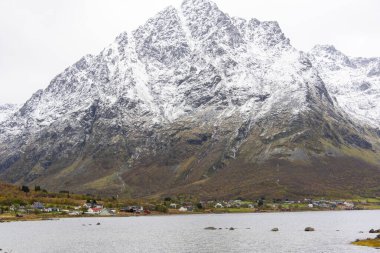 Austnesfjorden 'deki Vestpolen Köyü - Norveç