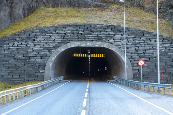 Sorkjosen Dağ Tüneli - Norveç