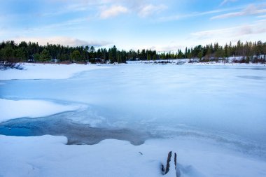 İsveç Laponya 'da Torne Nehri