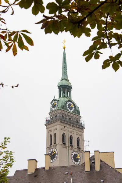 Münih 'teki St. Peter Kilisesi - Almanya