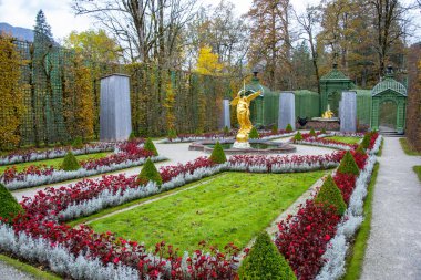 Bavyera 'daki Linderhof Sarayı Bahçesi - Almanya