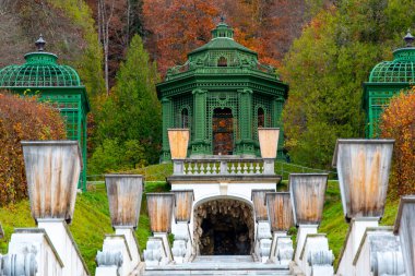 Bavyera 'daki Linderhof Sarayı Bahçesi - Almanya