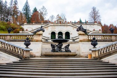Bavyera 'daki Linderhof Sarayı Bahçesi - Almanya