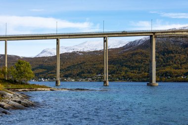 Troms County 'deki Gisund Köprüsü - Norveç