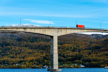 Troms County 'deki Gisund Köprüsü - Norveç